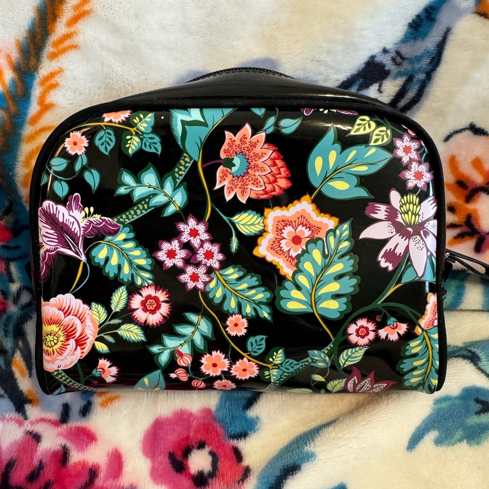 Vera Bradley medium pvc cosmetic in petite vines